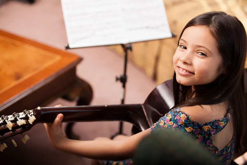 Cómo usar la música para estimular a nuestros hijos a hablar en otro idioma