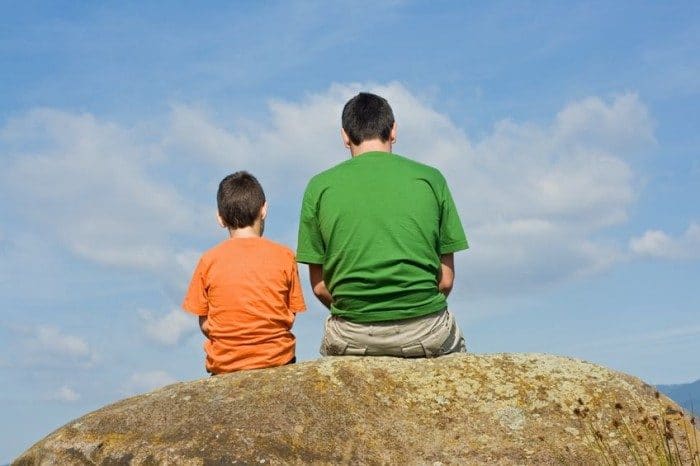 Cómo deben actuar los padres si pegan a su hijo