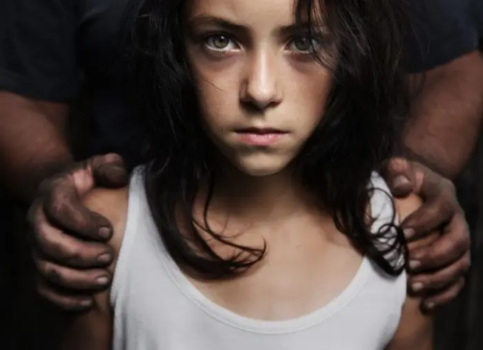Efectos y riesgos de los castigos físicos a niños y niñas
