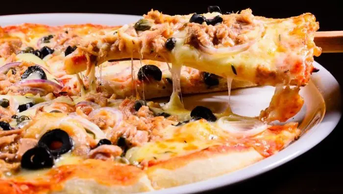 Receta para hacer con niños Mini pizzas de atún