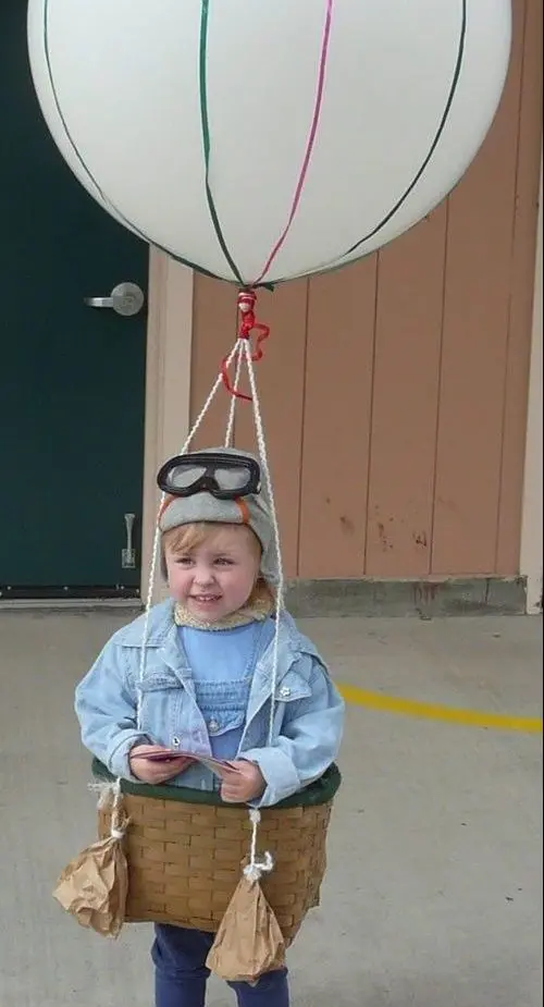 Disfraz infantil de globo aerostático para niño o niña