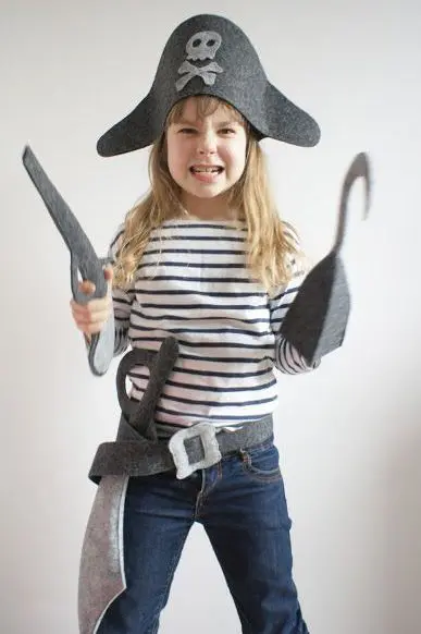 Disfraz casero de pirata para niña y niño