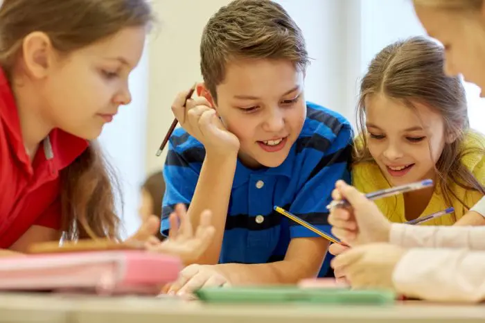 ¿Qué puede hacer el colegio para ayudar a los niños con TDAH?