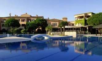 Hotel La Costa Golf Beach Resort, en Pals, Costa Brava