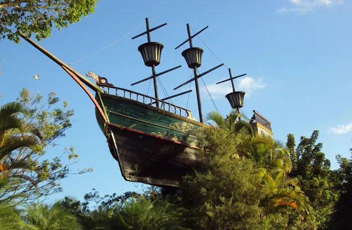 Galeones piratas en parque de atracciones Mundo Beto Carrero, en Penha, Brasil