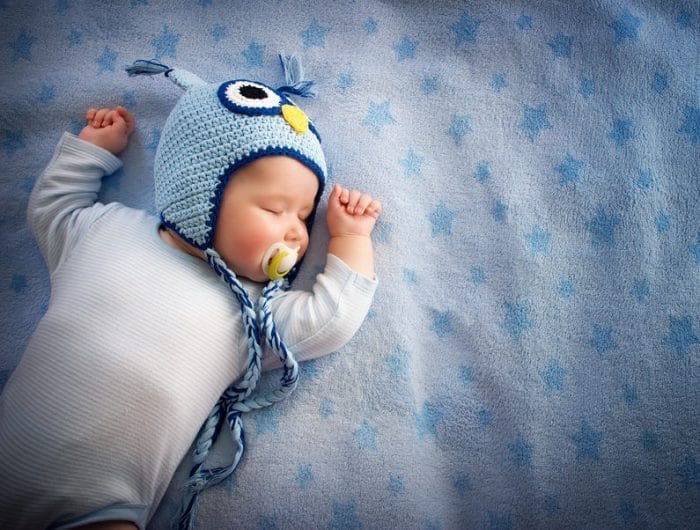 Cómo hacer que un niño duerma solo en su cama