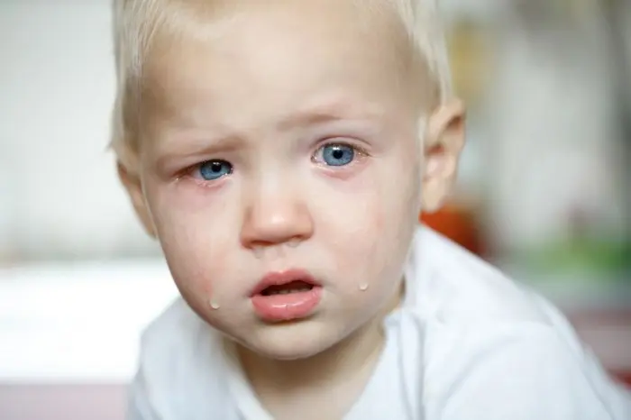 Dejar llorar a los niños