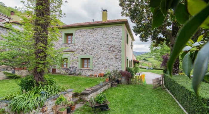 Hotel rural La Pumarada de Limés, en Cangas del Narcea, Asturias Hotel rural La Pumarada de Limés, en Cangas del Narcea, Asturias