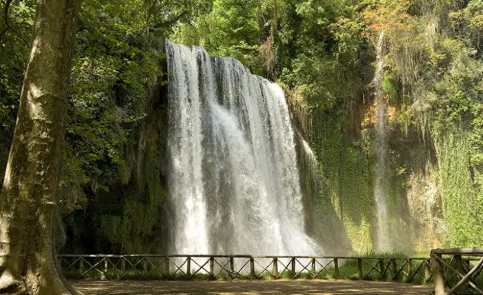 Cascada en el Monasterio de Piedra