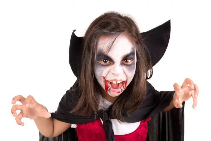 Disfraz casero de vampiro niño y niña para Halloween