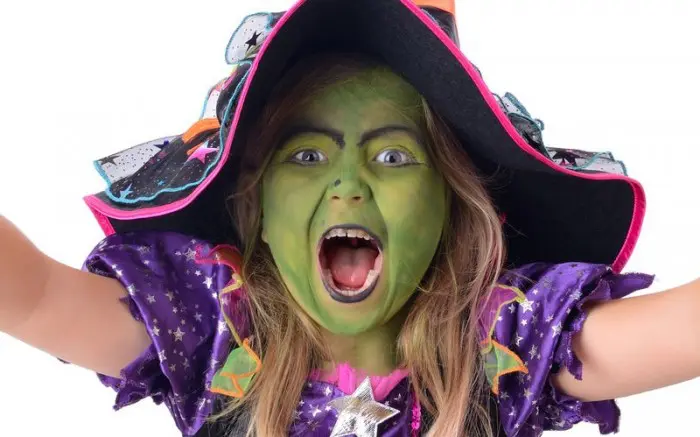 Maquillaje de Bruja Verde niña para Halloween