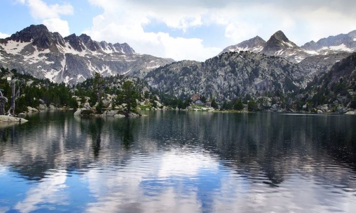 Parque Nacional de Aiguas Tortas y el Lago de San Mauricio, Lleida Parque Nacional de Aiguas Tortas y el Lago de San Mauricio, en Lleida