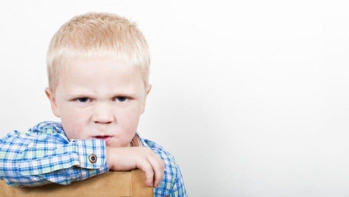 Cómo tratar el comportamiento disruptivo en los niños