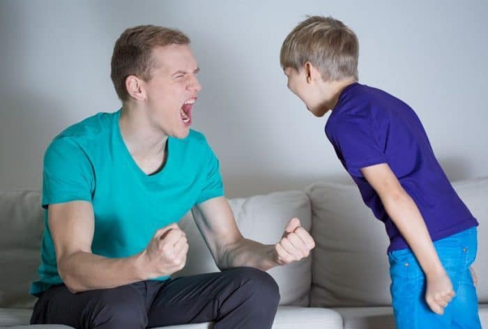 No gritar a los niños