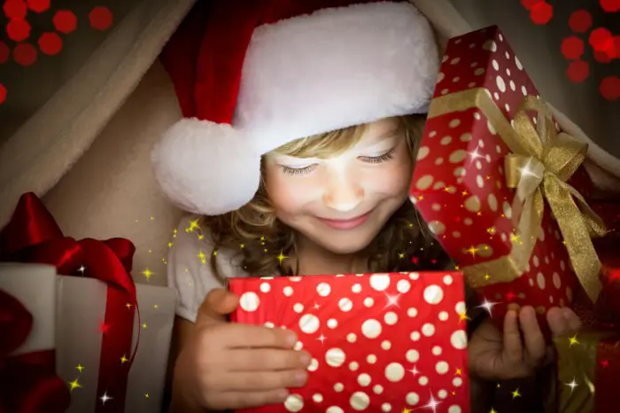 ¿Conoces la regla de los 4 regalos para los niños en Navidad?