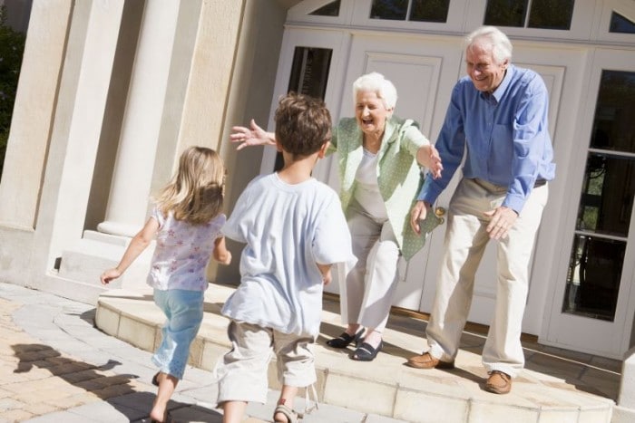Los abuelos y los nietos Los abuelos y los nietos