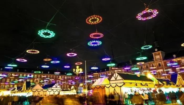 Mercadillo de Navidad en la Plaza Mayor, en Madrid