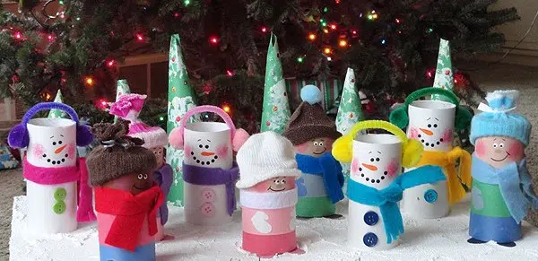 Muñecos de nieve Manualidades navidad con rollos de papel