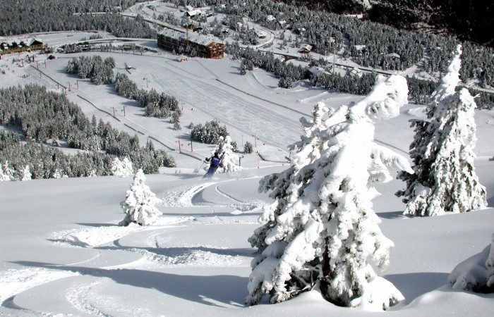 Alojamiento para disfrutar de la nieve con niños El Mirador de Port del Comte, en Lleida