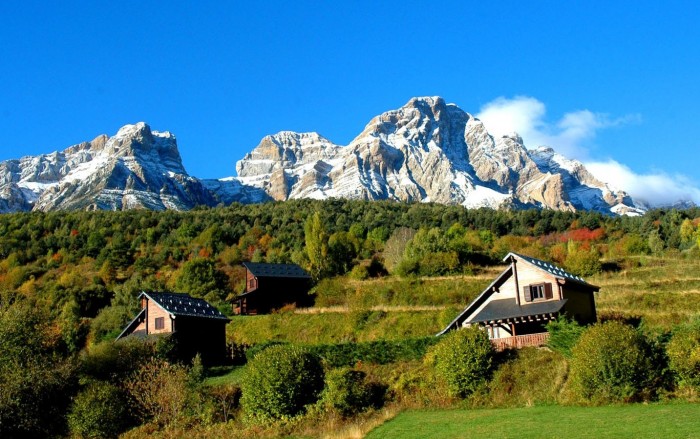 Casas rurales Piedrafita Lodge, en Huesca Resort Piedrafita Lodge, en Piedrafita de Jaca, Huesca