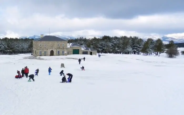 Disfrutar de la nieve con niños en Madrid