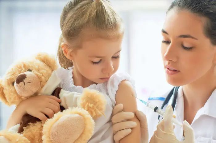 Padres no vacunan hijos