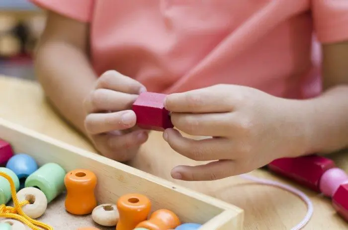 Montessori niños problemas sensoriales