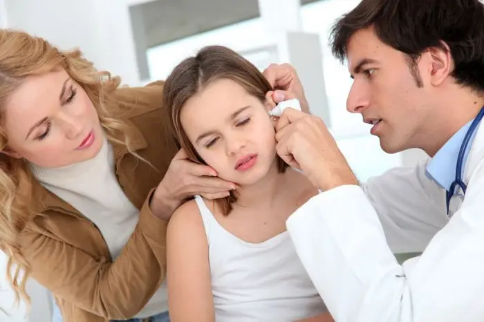 Causas, síntomas, tratamiento y prevención de la otitis media aguda en niños