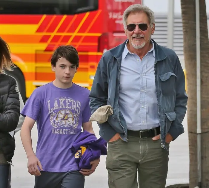 Harrison Ford hijo adoptado