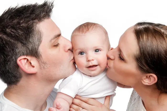 Besos y abrazos a los hijos