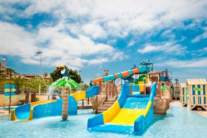 20 hoteles con toboganes para niños en España - Etapa Infantil