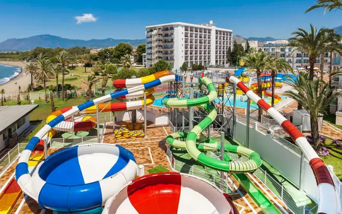 Hotel Globales Playa Estepona, en Atalaya Isdabe, Málaga