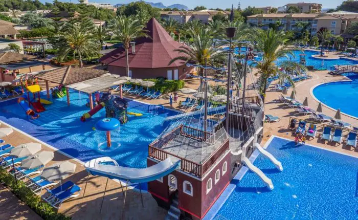 Hotel con toboganes Zafiro Can Picafort, en Can Picafort, Mallorca