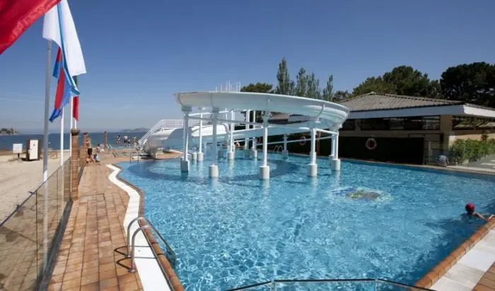 Camping Bayona Playa, en Baiona, Pontevedra