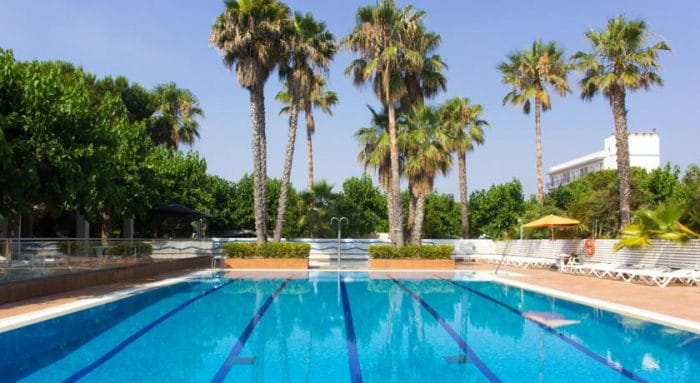 Camping playa Bell Sol, en Pineda de Mar, Barcelona