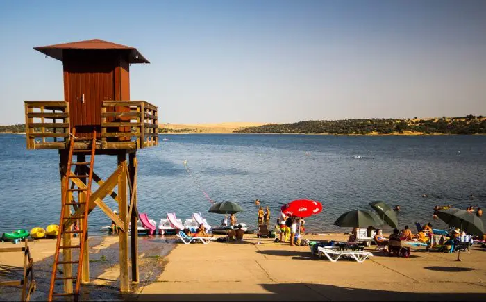 Playa Dulce de Orellana La Vieja, en Badajoz, Extremadura