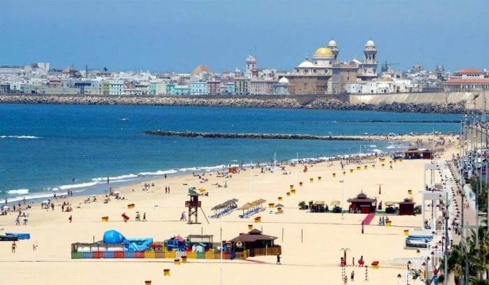 Playa de La Victoria, en Cádiz