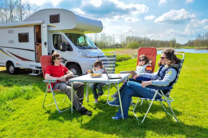 Viajar con niños en autocaravanas o caravanas: Todo lo que debes saber