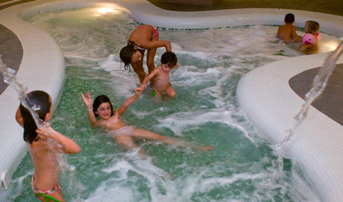 Hotel spa Holiday World Polynesia, en Benalmádena, Málaga