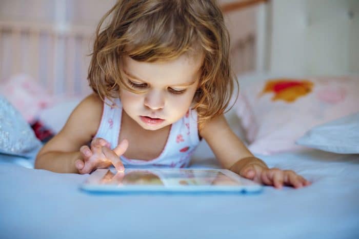 Uso de tablets y moviles en niños