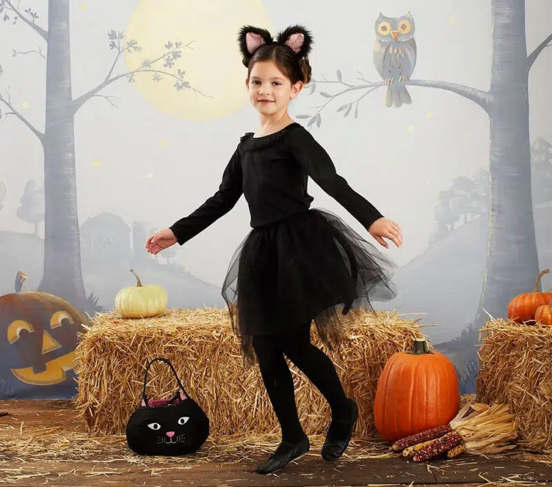 Disfraz casero de gata negra niña para Halloween