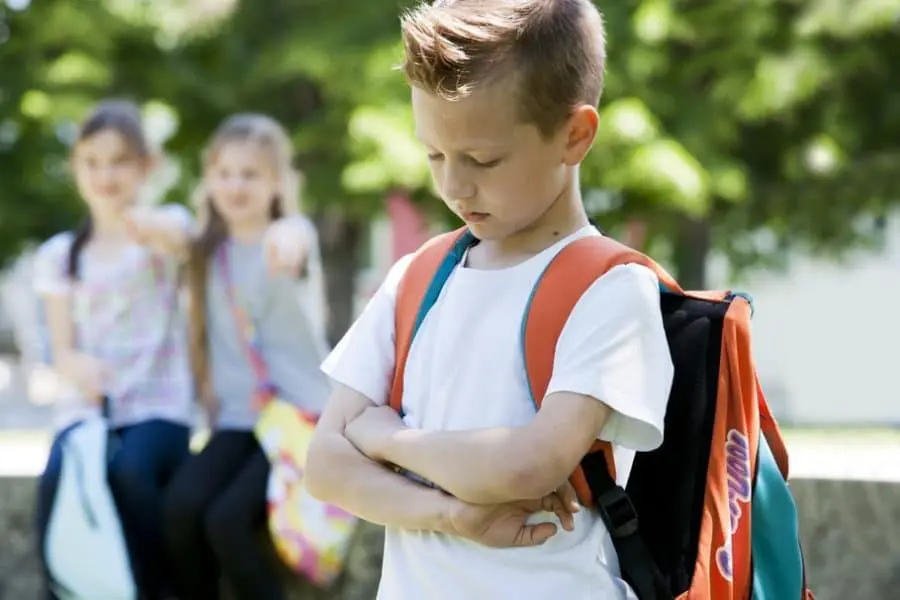 ¿Cómo enseñar a tu hijo a defenderse de un niño cruel?