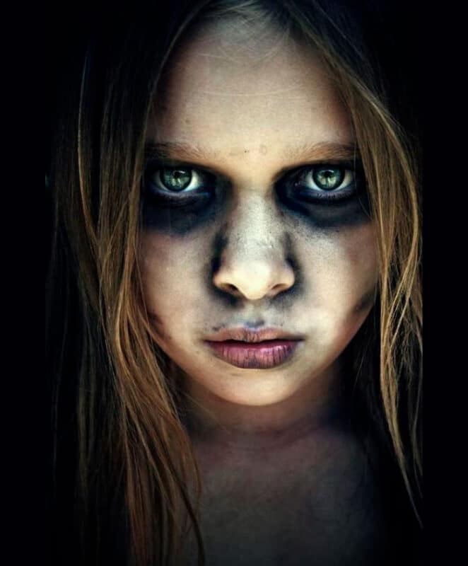 Maquillaje de muerta niña para Halloween