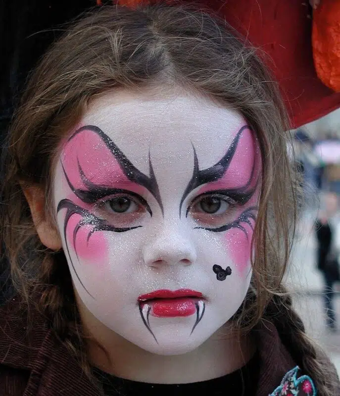 Maquillaje de vampira niña para Halloween