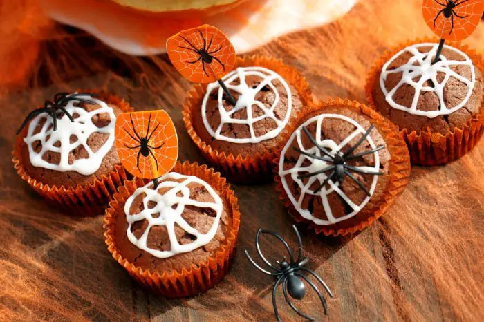 Receta fácil y rápida de Pasteles de telarañas para Halloween