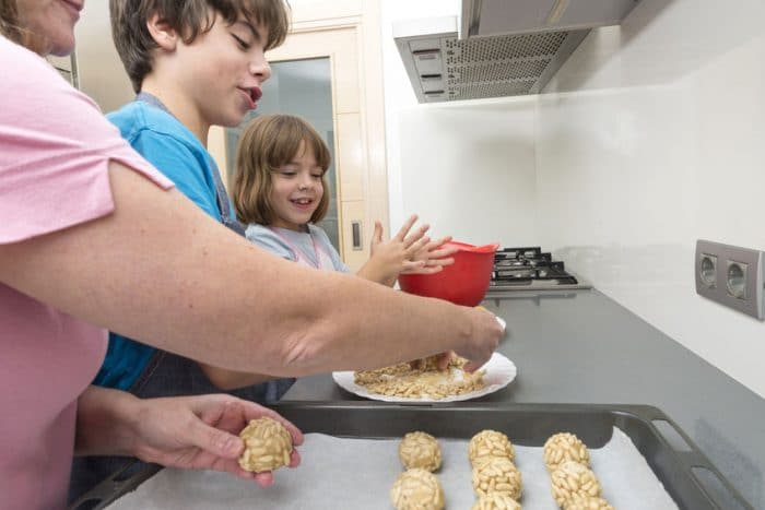 Receta fÃ¡cil de panellets de piÃ±ones