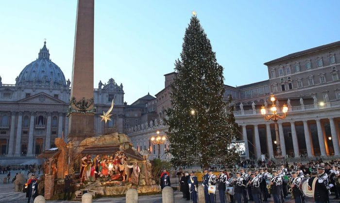 Belén de la Piazza di San Pietro, en el Vaticano, Roma