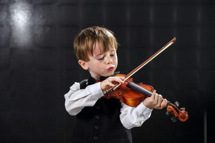 Beneficios educativos de las clases de música