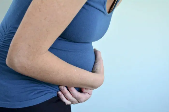 Dolor de barriga durante el embarazo