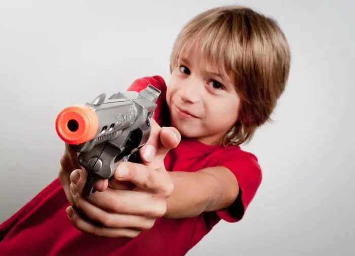 Juguetes bélicos para los ¿Buena o elección? - Etapa Infantil